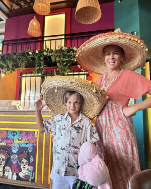 Doğa Rutkay Instagram - Bugün yavrularımla bi Meksika yapıp geldik😂
😬🌮🇲🇽🫶🏻💫