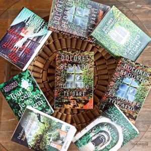 Dolores Redondo Instagram - Un libro recomendado para este verano: "Todo esto te daré" de @dolores_redondo. Un lugar para visitar este verano: #elbalconmasbonitodelmundo en la @ribeirasacract.

_

Un libro recomendado para este verán: "Todo isto che darei" de #DoloresRedondo. 
Un lugar para visitar este verán: #obalconmaisbonitodomundo na #RibeiraSacra.

.
.
.
.
.
.
.
.

#todoestotedaré #todoestotedare #todoistochedarei #enoturismoribeirasacra #enoturismogalicia #víaromana #viaromana #destinoribeirasacra #ribeirasacradomiño #librosyvinos #laheroica #heroica #belesar #veranoengalicia #galiciacalidade