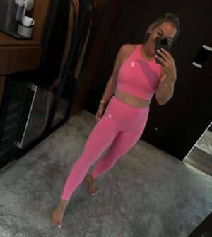 Dominika Cibulková Instagram - V dnesnej internetovaj dobe a v zaplave roznych informacii je tazke vybrat si spravnu cestu k zdravemu chudnutiu,ked vam kazdy druhy radi nieco ine - mne sa to "mojou" cestou podarilo uz 2 x - po kazdom tehotenstve - a nemenila by som nic,pretoze takto vyzera zdrave chudnutie kamosi 💪🏻👊🏻🚀 #premena #zdravechudnutie