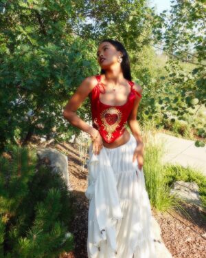 Dominique Defoe Instagram - a normal girl’s guide to a Hozier concert *the ritual of leaving the physical plane and becoming a forest nymph by marrying the movement of wind through trees*