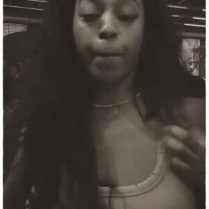 Dominique Perry Instagram - I went out last night 💕