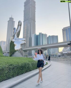 Drishti Thakur Instagram - City streets & just me🤍

#citywalk #onthego #casual