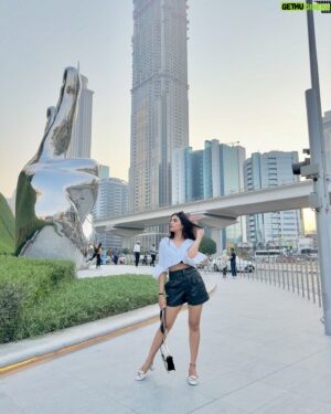 Drishti Thakur Instagram - City streets & just me🤍

#citywalk #onthego #casual