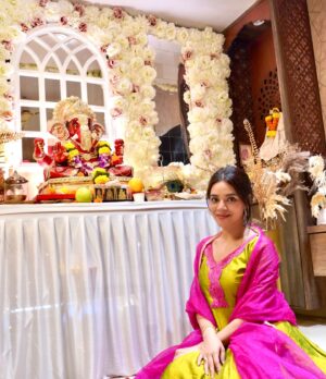 Drishti Thakur Instagram - In the presence of bapppa we find peace,joy and hope #blessed 🧿#ganpatibappamorya