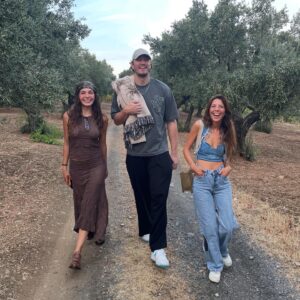 Ebru Şahin Instagram - Bir sürü şey yazarım ama anlatamam 🌻
#vineyard