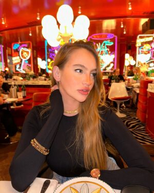 Ecem Atalay Instagram - 