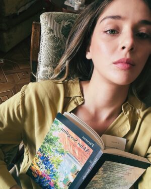 Ecem Çalhan Instagram - Kitel yemek ya da Sıla olmak iste tum mesele bu! @birgecemasaliatv