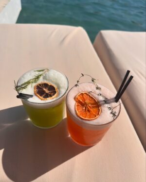 Ecem Karavus Instagram - Alaçatı dump 🙂‍↔️⛱️🧜🏻‍♀️🍭🥥🍵

Her şey mükemmeldi ya offf 

#blessed