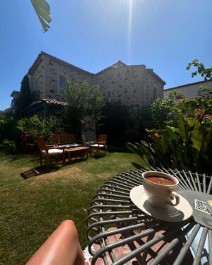 Ecem Karavus Instagram - Alaçatı dump 🙂‍↔️⛱️🧜🏻‍♀️🍭🥥🍵

Her şey mükemmeldi ya offf 

#blessed