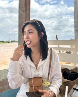 Eisaya Hosuwan Instagram - Kokret narak💕