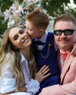 Ekaterina Morgunova Instagram - Сегодня сыночку 6 лет) Наша гордость, наше счастье, наша бесконечная, безусловная любовь❤️ Наверное, никогда не смогу найти слов, чтобы описать все чувства..) Невозможно это! Будь всегда здоров и счастлив, наш самый лучший на свете! А мы с папой всегда будем рядом)🙌 #сын #артемийморгунов #нашесокровище  @morgunov831 ❤️