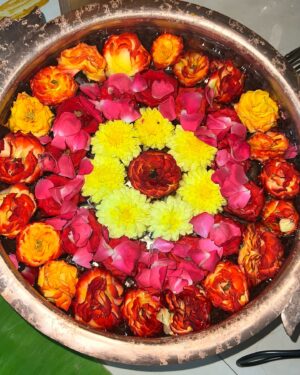 Elakkiya Instagram - அனைவருக்கும் விநாயகர் சதுர்த்தி  நல்வாழ்த்துக்கள் 🙏❤️

#elakkiya#ganeshfestival#home#positivevibes
