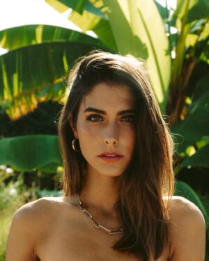 Elena Faliez Instagram - [𝗝-𝟯] 𝗘𝗹𝗲𝗰𝘁𝗶𝗼𝗻 𝗺𝗶𝘀𝘀 𝗜𝗹𝗲 𝗱𝗲 𝗙𝗿𝗮𝗻𝗰𝗲
Votez par SMS dès Samedi 8h ! 
Les instructions arrivent demain ☺️

Et sinon… Wich one do your prefer ? Color, or Black & White team ?
By @carolineforshoot 🥰

@comitemissiledefranceoff @missparisoff