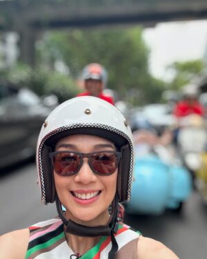 Elena Kong Mei-Yee Instagram - So missed the great time with you gals!

希望你哋繼續享受過程，好好活在當下！

大家記得要投票比佢哋呀

1號 陳紫佟 @jessieeetzung 
10號 吳芷晴 @wukeke25 
13號 程姜月 @dlres___k 

#江美儀 #江美人 #2024香港小姐競選 #2024香港小姐女遊記
