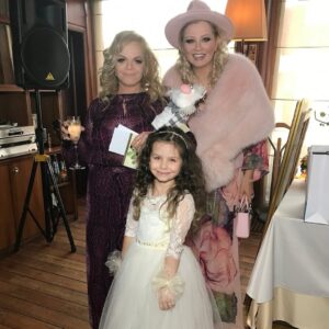Elena Lenina Instagram - С Днем рождения, дорогая Ларисочка! Ты Гениальная, Мудрая, Стильная и Великая! Я люблю тебя, потому что имею счастье знать тебя давно и вне камер)) Каждый, кто узнает тебя, неизбежно влюбляется)) Ты яркая Звезда! Свети вечно! @larisa.dolina.official ❤️ Накидайте поздравлений Ларисе Александровне в аккаунт и подпишитесь!