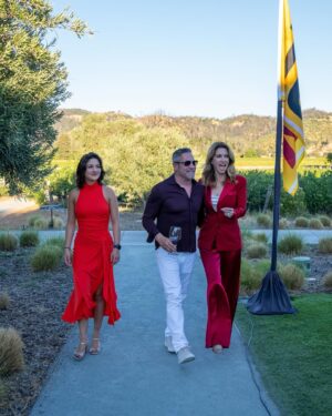 Elena Lyons Instagram - We had so much fun at the 10X Couples Retreat in Napa Valley!! 💗🍇☀️