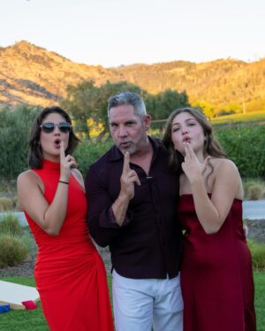 Elena Lyons Instagram - We had so much fun at the 10X Couples Retreat in Napa Valley!! 💗🍇☀️