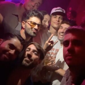 Elena Rivera Instagram - Verano intenso😎🌞🥳🥂💛✨✨✨