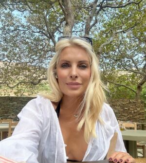 Eleni Menegaki Instagram - Where the soul flourishes #eleni 🌼