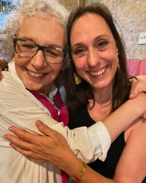 Eliana Guttman Instagram - Ontem foi dia de rever amigos muito queridos e comemorar com essa querida @siomara.schroder os seus 60 anos . Vida longa minha querida!
@denissp @armandofilho.maquiagem @faustoatorfranco @vivibalby @taniacasttello
