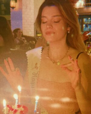 Elif Doğan Instagram - thirty. flirty. thriving!!! 🔥💖💃🏻🥂🪄🪩