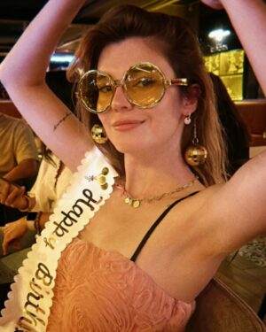 Elif Doğan Instagram - thirty. flirty. thriving!!! 🔥💖💃🏻🥂🪄🪩