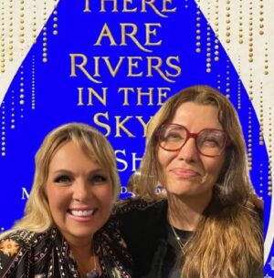Elif Şafak Instagram - My heart is singing with gratitude after a beautiful book launch full of love and literary camaraderie. Thank you to everyone who came to @hatchardspiccadilly to celebrate #thereareriversinthesky It was truly wonderful to see you all. Afterwards many people told me there was such a loving energy in the room, both gentle and strong. I don't have photos of everyone who was there, I'd have loved to, I'll be sharing the ones I have received, I will be sharing them with love. #bookloversworld #literaturelovers #womenwhowrite #writersandpoets #newbookrelease #newfiction #literaryfiction #literaryfictionbooks 📚📚📚 dünkü kitap lansmanı o kadar güzel ve içten, sevgi dolu bir akşamdı ki yüreğimde yeri apayrı, çok teşekkür ediyorum gelen herkese. Bu sabah bu fotoğraflar ulaştı elime sevgiyle paylaşıyorum