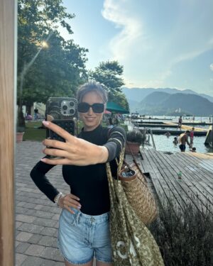 Elizabeth Kopecká Instagram - 4 noci v Rakousku a Slovinsku 🤍 a kam dál? 🤔

dovolená autem od @saga.mb.praha 🤍 nejlepší!! 

4 nights in Austria and Slovenia 🤍 and where to go next? 🤔

driving the best best car @saga.mb.praha