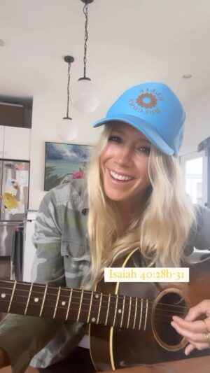 Ellie Holcomb Instagram - I sang this verse a few weeks ago, but was a part of a family camp this summer that invited every member at camp to memorize this whole passage, so here’s me trying to sing this beautiful invitation to redirect our hope. I love the challenge of trying to “expand the green pasture” on memory mondays. So often, I’m trying to fit just one or two verses into 30-90 seconds, but today, I found a way to sing a little more of this beautiful truth over you. I pray the melody lifts your hopes high so they can rest on the one who will never let us down.

#memorymondays #fightingwords #scripture #bibleverses #verseoftheday #inspiration #devotional #ellieholcomb