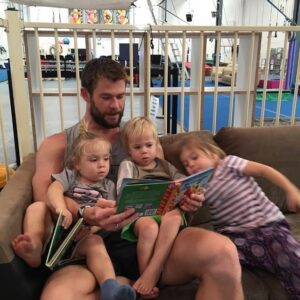 Elsa Pataky Instagram - Happy Father’s Day to the dad who does it all!! He is almost perfect!!! 😝 We love you soooo much! Hope all the dads had an amazing Father’s Day!
