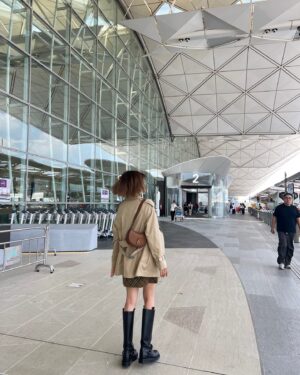 Elva Ni Chen-Xi Instagram - 20 days of travelling 🧳✈️
First stop 📍 London 
@burberry 
#burberry 
#每日行程滿滿
#但老公眼中我是去vacation
#今次仲唔到我哈哈哈
#😌