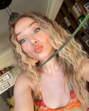 Elvan Dişli Instagram - Bu saçın enerjisini sevdim 👩🏼‍🦱🤸🏼‍♀️