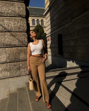 Ema Fajnorová Instagram - vibe tohto leta sa mi páči