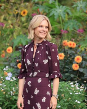 Emilia Fox Instagram - I always love visiting RBG Kew and seeing the changing seasons, colours and plants. So it was a delight to enjoy the last of Summer ☀️ and welcome in Autumn 🍁 in the Nash Conservatory @kewgardens this week 🍃 

As well as absorbing the pleasure of the gardens I always feel like I learn something there too. These are two of the things the experts talked about in this visit: 

Fungi underpin all life on earth and yet it’s estimated that over 95% of fungal species remain unknown! 
🍄
Fungi-based leather (which is extraordinarily lovely to touch!) is vegan friendly, cruelty free, and could help reduce the global carbon footprint.
💚

I also tried mushroom granola 🍄‍🟫 which is definitely a first! 

There is so much more to discover on Kew’s website and social media platforms.

#KewGardens #KewAmbassador 

📸 @olliedixonphoto / Kew 
👗 @wyselondon / pr loan