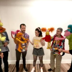 Emily Hampshire Instagram - As a denning animal, I’ve always had my suspicions that I might actually be part Fraggle. After meeting @fragglerockofficial at #DragonCon… YEPYEPYEP! A huge thank you to @hensoncompany for making dreams come true. 🪨 🎶