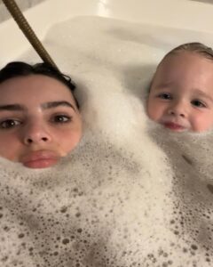 Actress Emily Ratajkowski HD Instagram Photos and Wallpapers September 2024
