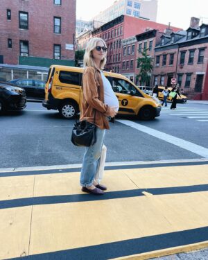 Emily Wickersham Instagram - Taxi for (number) two