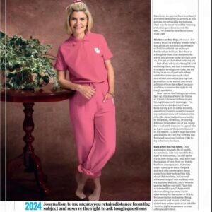 Emma Barnett Instagram - Well, this was something. Recreating 6 year old me and my casual lean for the @guardian lovely #flashback feature in @gdnsaturday 

This photo hung above my grandfather’s desk for 30 years.

The attention to detail by the team was incredible - right down to that plastic ivy plant and that 80s studio sandy backdrop. 🤌 😂 

Thank you for having me and transporting me back to a pretty blissful time. 

Full article over @guardian 

#jumpsuit #flashback #whynot 
💄 @wonderlandhairandmakeup