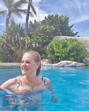 Erika Buenfil Instagram - Muy feliz en Acapulco