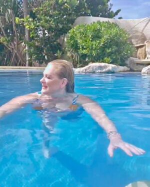 Erika Buenfil Instagram - Muy feliz en Acapulco