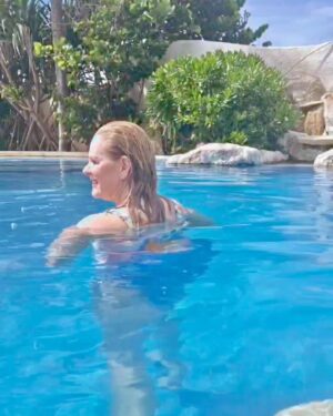 Erika Buenfil Instagram - Muy feliz en Acapulco
