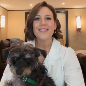 Erin Krakow Instagram - A very belated and very heartfelt thank you! 
Please swipe to the last slide for a personal message. 
🎈🥰🐾