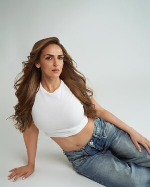 Esha Deol Instagram - 🤍🐳

Photography @kevin.nunes.photography 
HMU @tulsi5solanki @fatima_dsouza @shankarjadhav813 
Styled by - yours truly 

#weekendvibes #mystyle #casual #denim #minimal #friday #sunshine #photooftheday #love #eshadeol #gratitude ♥️🧿