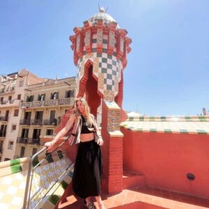 Ester Ledecká Instagram - Barcelona💃🐃❤️

STR