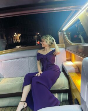 Euridice Axén Instagram - About last night in #Venice ♥️ 
Thank you @tenderstoriesproductions and @drepubblicait 
for having me 

Styled by @valeriakmarchetti 
Dress @albertaferretti 
Shoes @santoniofficial 
Muah @lauracasato 
for @simonebelliagency 
Hair stylist @ariannascarano77 
Hai color and cut @bartorelli @simonebartorelli 

Press @upgradeartist  #venezia81 #labiennaledivenezia #venezia