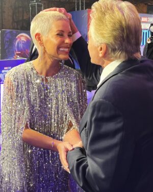 Evangeline Lilly Instagram - This is how it feels when @michaelkirkdouglas rubs your head. ☺️ #goodmemories #quantunmania #londonpremier