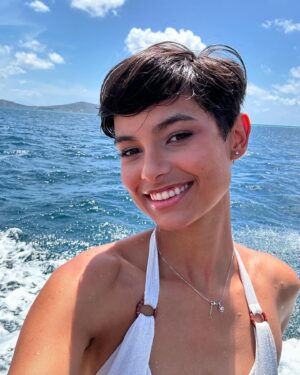 Ève Gilles Instagram - Un petit peu de Mayotte pour vous donner envie de découvrir l’île 🇾🇹❤️