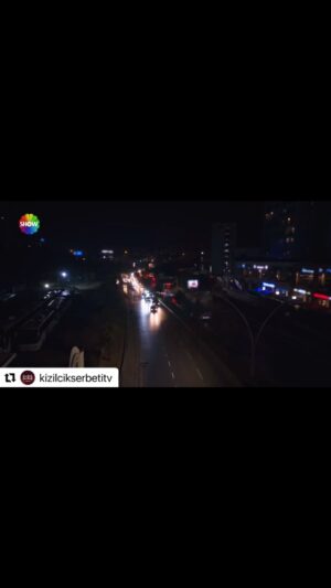 Evrim Alasya Instagram - Geldik biz🍀 #kızılcıkşerbeti