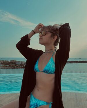 Eylül Ersöz Instagram - sonda süprays var🔆