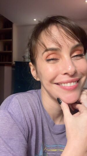 Fernanda Nobre Instagram - Reza a lenda, que ao completar 41 anos, a gente precisa passar uma vergonha memorável na internet. Eu tô fazendo a minha parte. E vcs?